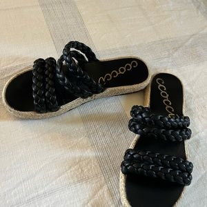 Cocci Sandals / 1 tan in 7 1/2 and 1 pair black in 7 1/2